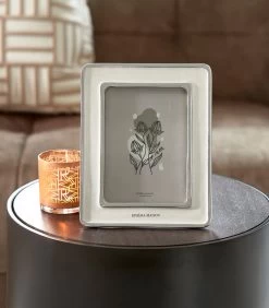 Fotolijst 13x18 Staand - Pepe - Wit/ Zilver - 13x18 CM 5 Fotolijst 13x18 Staand - Pepe - Wit/ Zilver - 13x18 CM -Professionele winkel voor decoratieve artikelen 00a5da58878440b7a7ed102347878280