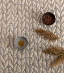 Leaves Vloerkleed Grijs 11 Leaves Vloerkleed Grijs -Professionele winkel voor decoratieve artikelen 37596e8b994d447f8a5b81a1d55dc8ee