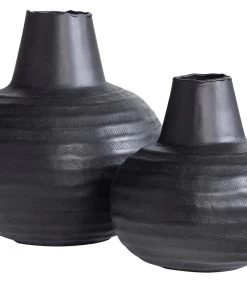 Exclusive Yuri Vaas - Aluminium - Zwart - 24x24x24 9 Exclusive Yuri Vaas - Aluminium - Zwart - 24x24x24 -Professionele winkel voor decoratieve artikelen 57a8202d7fc046a68d90b5e8624adb59